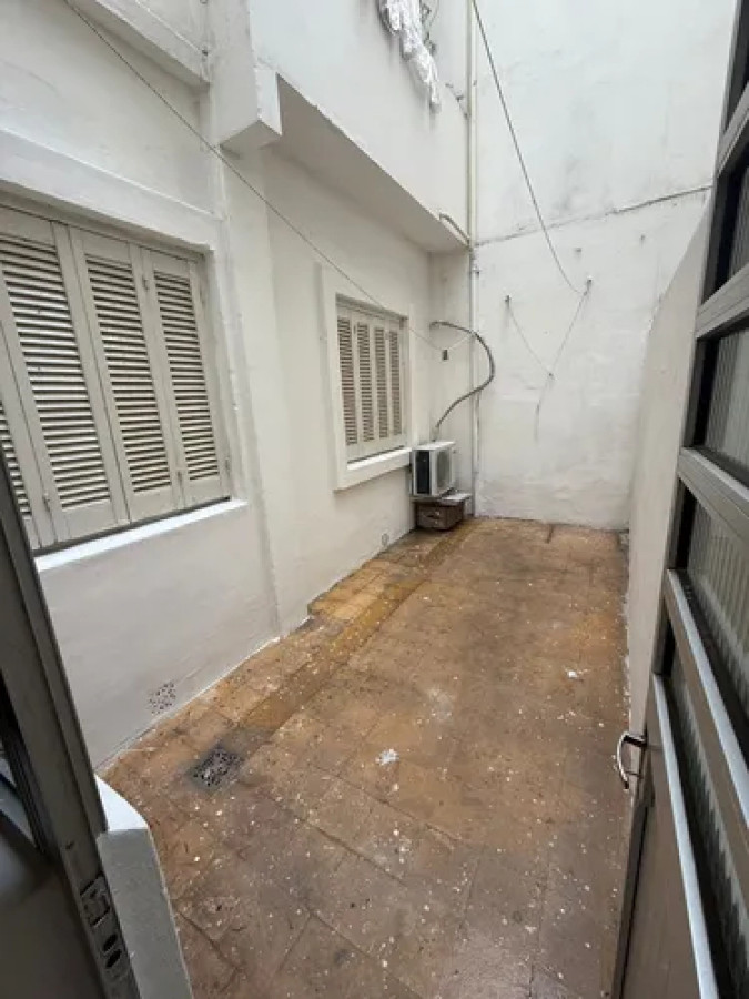 Apartamento ID.9950 - En Venta Apartamento 2 Dormitorios Y Patio En Centro De Montevideo