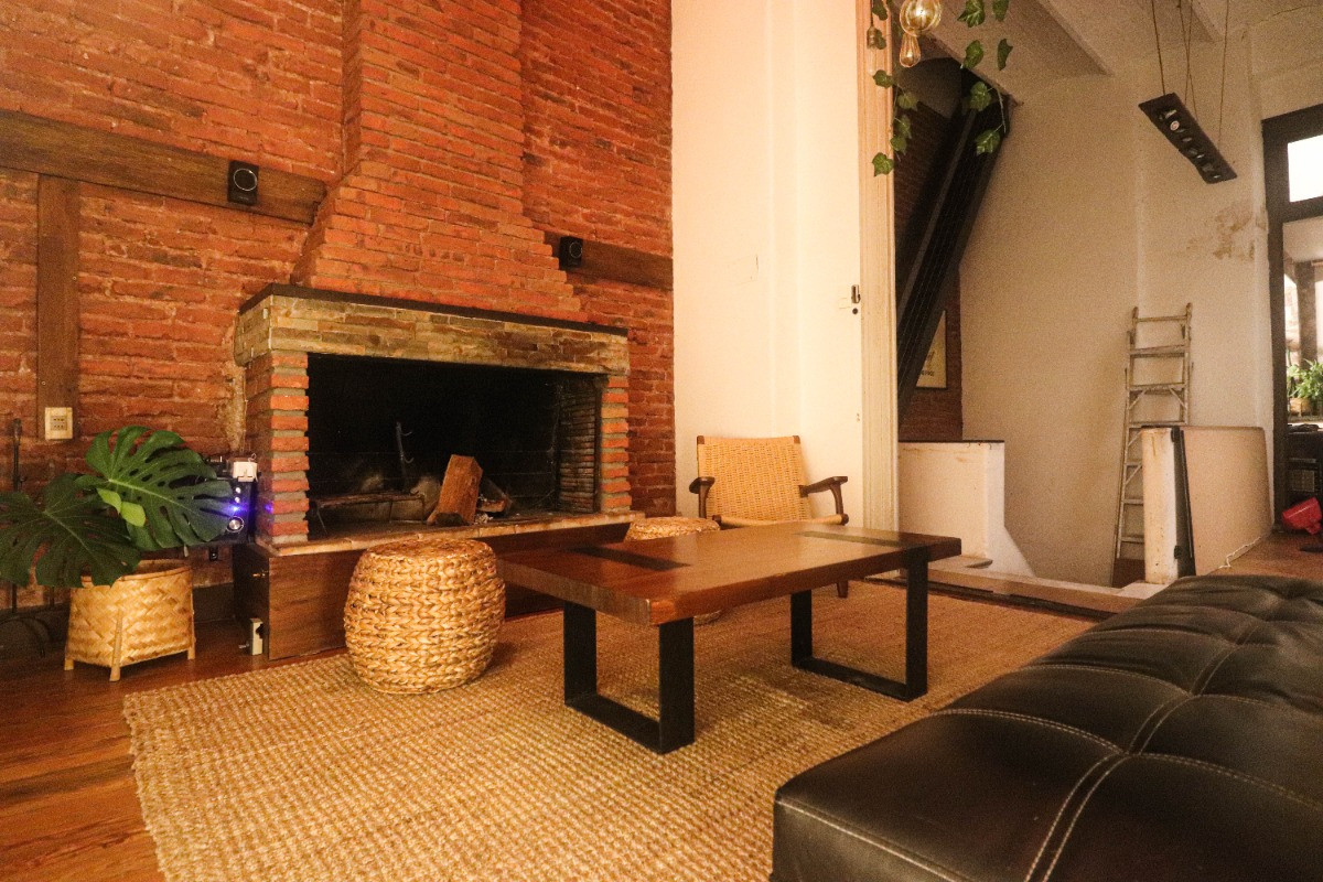 Apartamento ID.7235 - Se Vende Apartamento Tipo Casa Totalmente Independiente Y Sin Gastos Comunes Balcón Estufa A Leña, Azotea Exclusiva Con Parillero Y Lavader