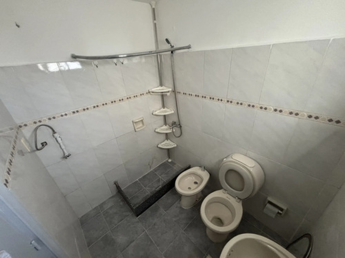 Apartamento ID.12647 - Alquiler Amplio Apartamento 2 Dormitorios Frente Al Casmu La Blanqueada