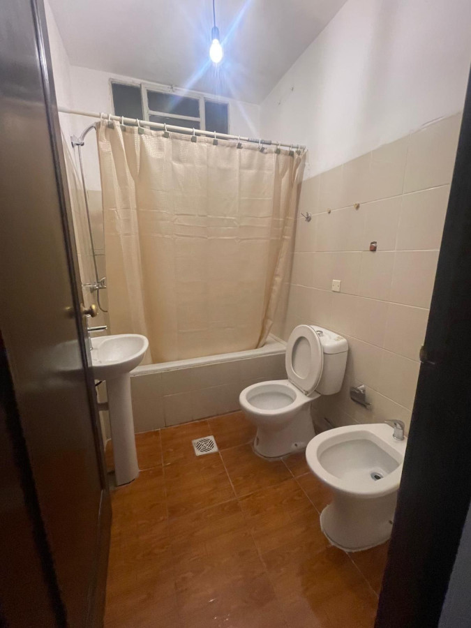 Apartamento ID.7792 - Alquiler Apartamento De 2 Dormitorios En Ciudad Vieja