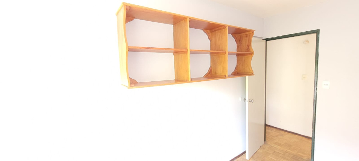 Apartamento ID.10596 - VENTA APARTAMENTO CON RENTA EN CENTRO 2 DORMITORIOS TERRAZA LAVADERO