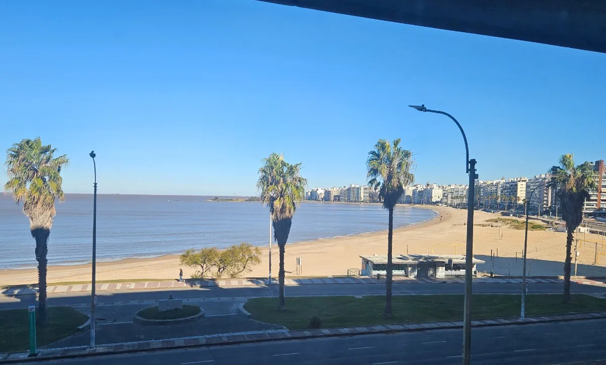 Apartamento ID.10382 - Alquiler Apartamento 3 Dormitorios 3 Baños Cochera Pocitos