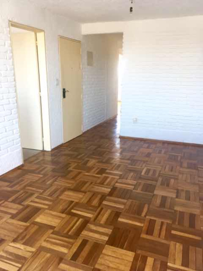 Apartamento ID.6396 - Se Vende Apartamento de 2 Dormitorios en Buceo. Excelentes Vistas