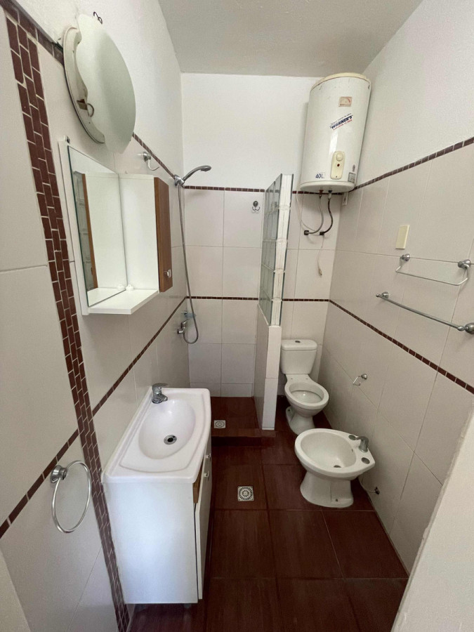 Apartamento ID.7992 - Venta Apartamento 1 Dormitorio Garage Patio Sin Gastos En Villa Española 