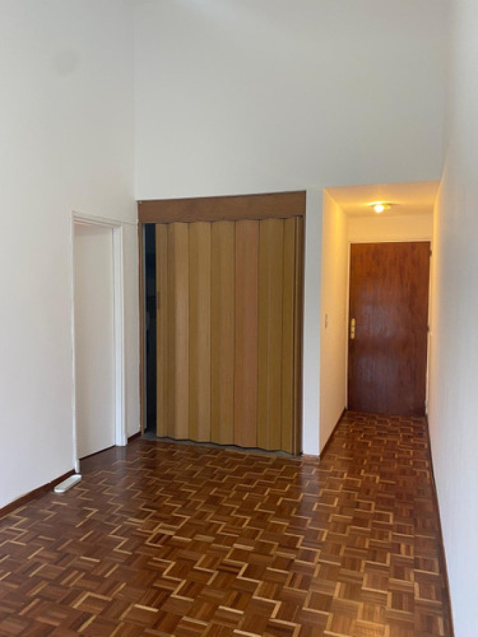 Apartamento ID.10601 - Alquiler De Apartamento 1 Dormitorio Cochera Punta Carretas