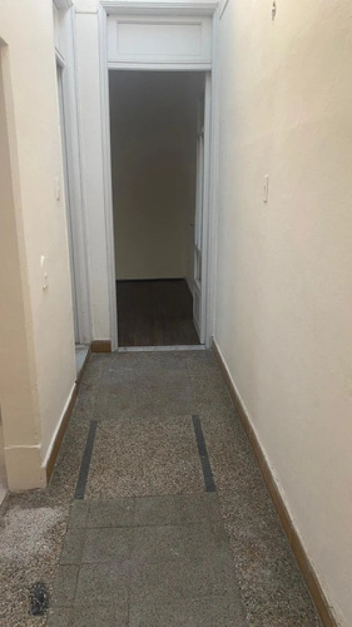 Apartamento ID.11941 - Alquiler Apto 2do Por Escalera 3 Dormitorios Cordón Sur