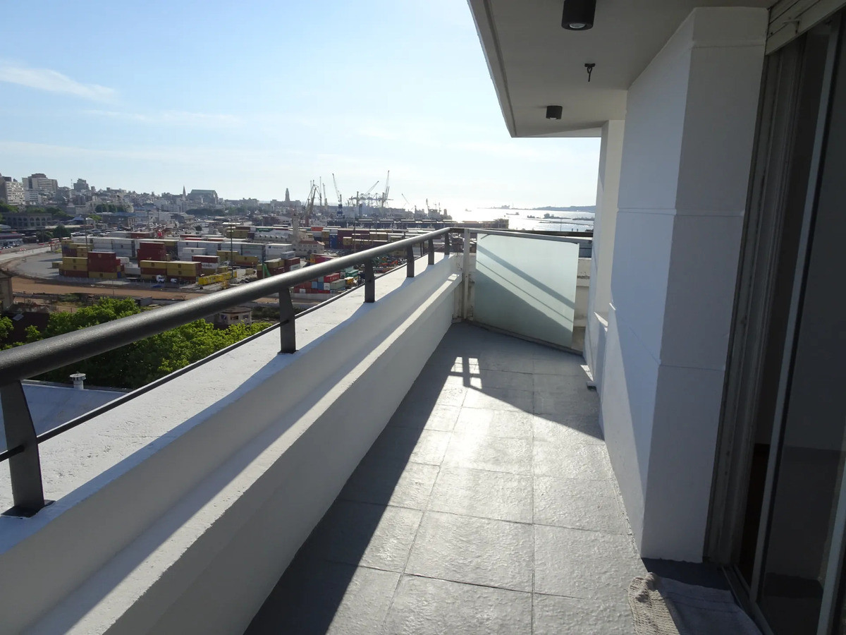 Apartamento ID.12929 - Alquiler Apartamento De 1 Dormitorio Muy Luminoso Con Vista A La Bahía En Aguada