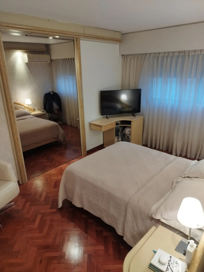 Apartamento ID.12985 - Alquiler Apartamento Amoblado 3 Dormitorios 3 Baños Con Garaje En Pocitos