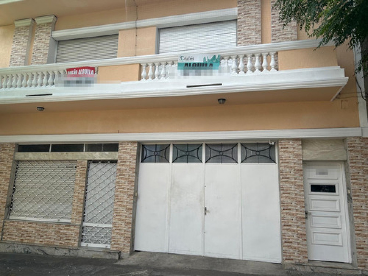Apartamento ID.11653 - Alquiler de Casa En Altos 2 Dormitorios Con Balcón En La Comercial