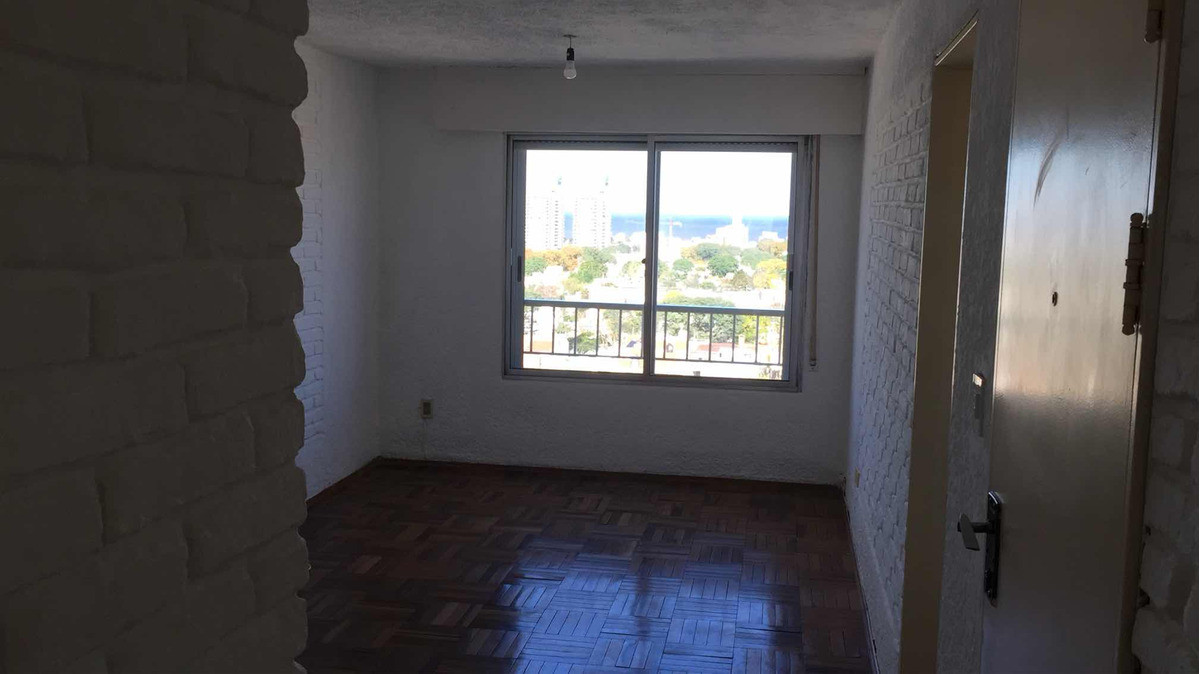 Apartamento ID.6396 - Se Vende Apartamento de 2 Dormitorios en Buceo. Excelentes Vistas