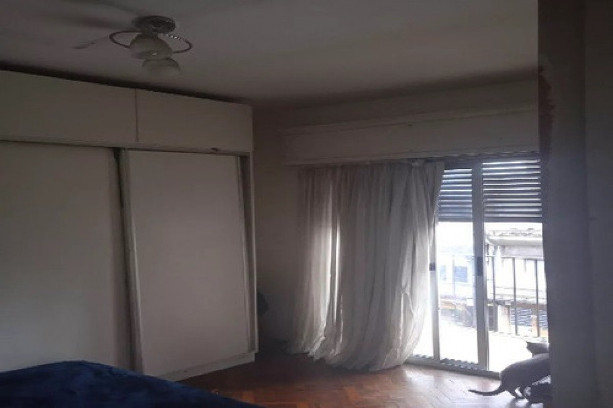 Apartamento ID.2351 - Apartamento De 2 Dormitorios Al Frente Centro Bajos Gastos Comunes
