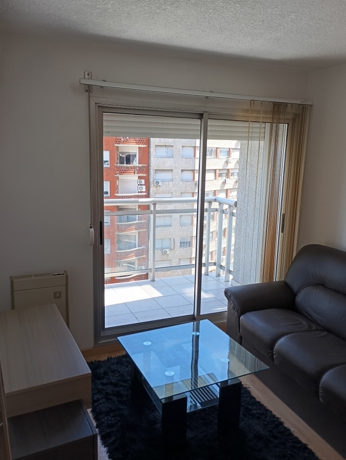 Apartamento ID.5806 - Alquiler Apartamento Tres Cruces 1 Dormitorio Amueblado