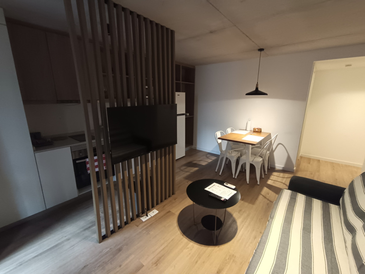 Apartamento ID.12874 - A La Venta Apartamento Casi A Estrenar Centro Cochera 1 Dorm