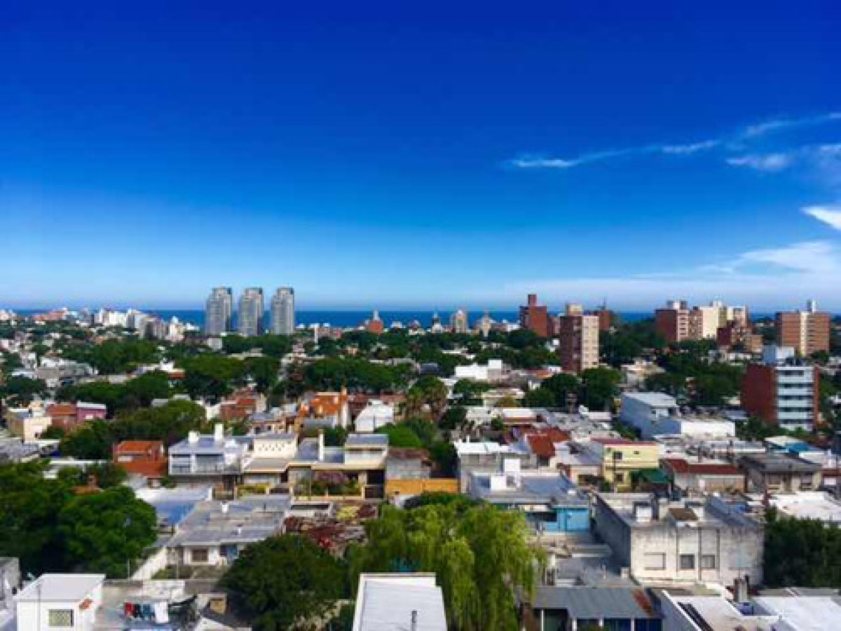 Apartamento ID.6396 - Se Vende Apartamento de 2 Dormitorios en Buceo. Excelentes Vistas