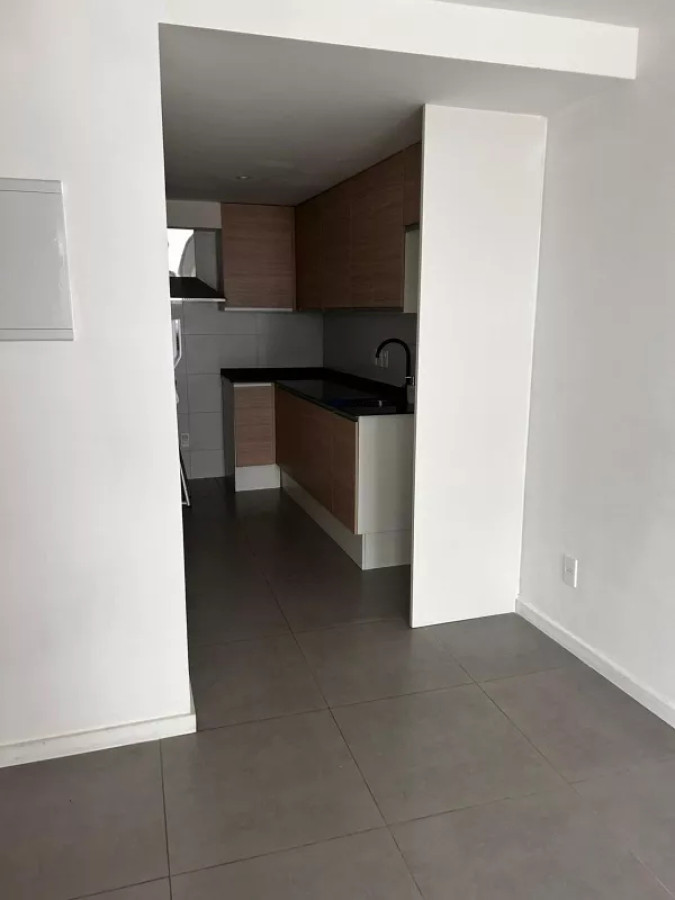 Apartamento ID.8485 - Alquiler De Monoambiente Patio Y Parrillero En Pocitos
