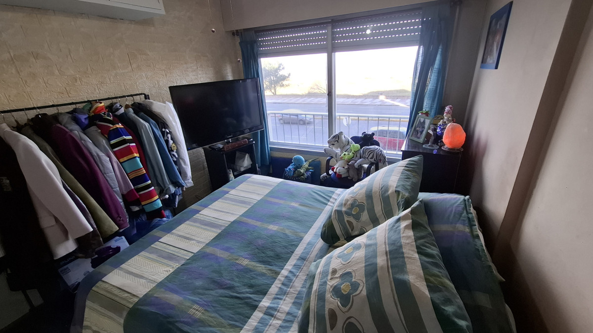 Apartamento ID.13024 - Venta Apartamento De 2 Dormitorios Al Frente Sobre Rambla República De Chile En Malvín