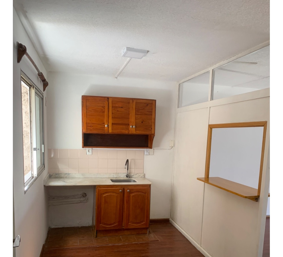 Apartamento ID.8441 - Alquiler De Monoambiente Dividido En Cordón