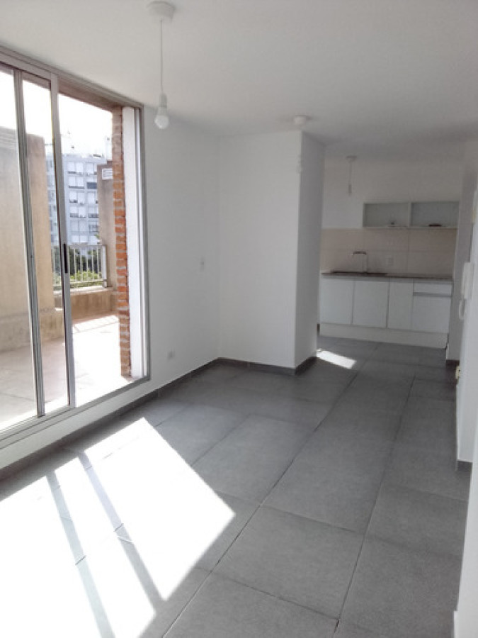 Apartamento ID.11748 - Alquiler De Pent House Con Cochera Y Terraza Amplia En La Blanqueada 