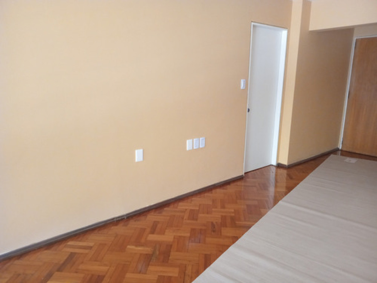 Apartamento ID.11463 - Venta De Apartamento 4 Dormitorios, 3 Baños, Garaje, Impecable,En Cordón