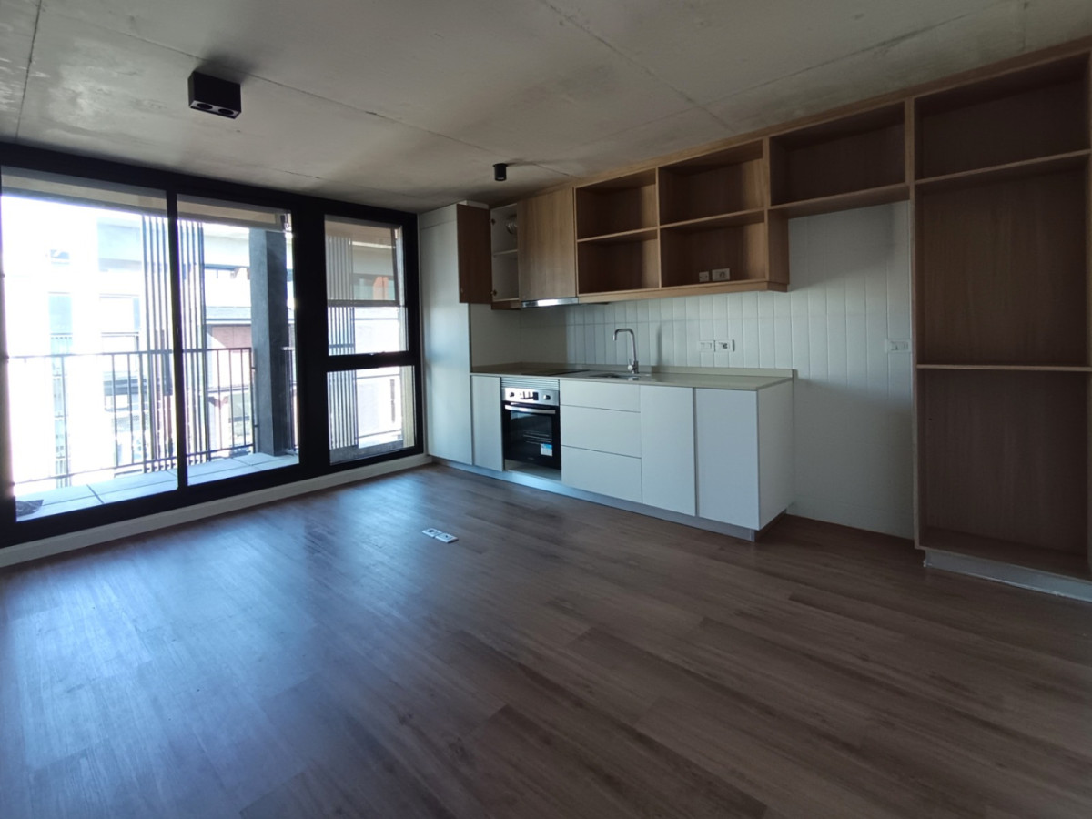 Apartamento ID.13147 - Alquiler Apartamento Nuevo De 1 Dormitorio Con Balcón Al Frente En Centro