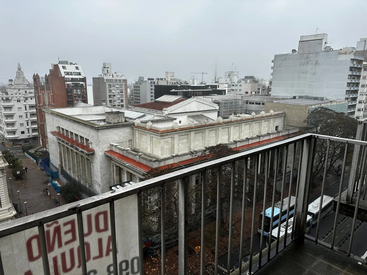 Apartamento ID.13008 - Alquiler De Monoambiente Sobre 18 De Julio Cómodo Y Luminoso Vista Despejada En Cordón