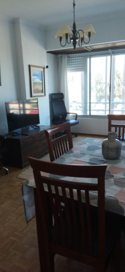 Apartamento ID.8947 - Alquiler Apartamento 2 Dormitorios Amueblado Frente Mar Punta Carretas