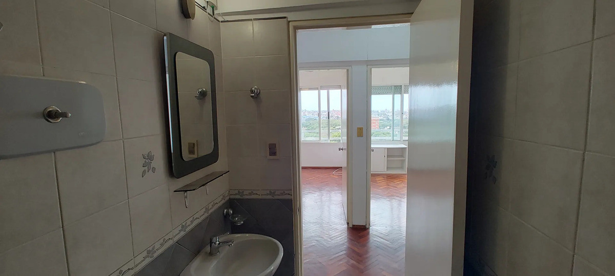 Apartamento ID.12560 - Alquiler Apartamento De 2 Dormitorios 2 Baños En Tres Cruces