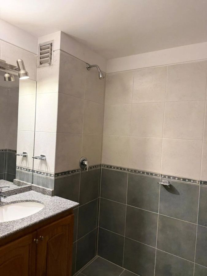 Apartamento ID.13112 - Alquiler Apartamento Al Frente 2 Dormitorios 2 Baños Garaje En Puerto Buceo