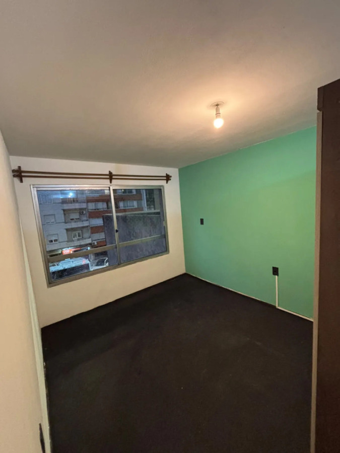 Apartamento ID.12997 - Venta De Monoambiente Con Divisiones Sobre Avenida 18 De Julio En Cordón