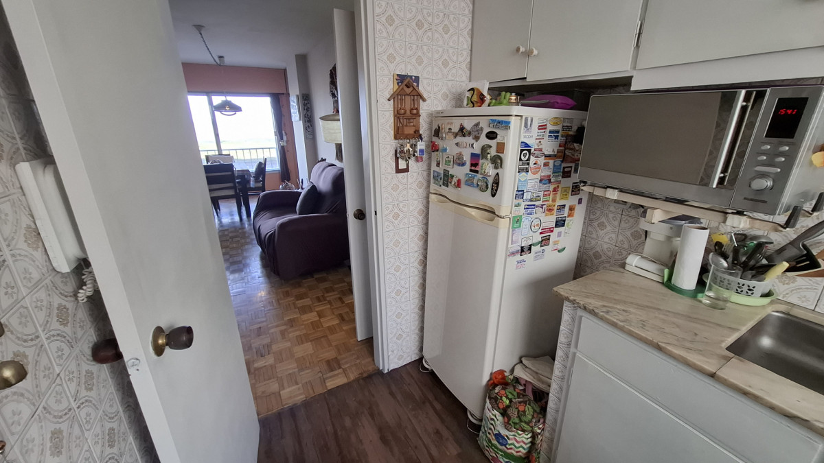 Apartamento ID.13024 - Venta Apartamento De 2 Dormitorios Al Frente Sobre Rambla República De Chile En Malvín