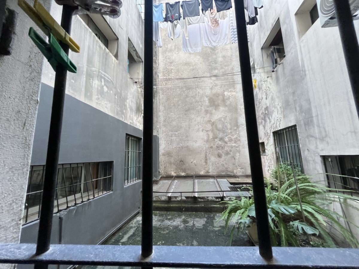 Apartamento ID.4221 - Venta Apartamento 2 Dormitorios Patio Interno Ciudad Vieja