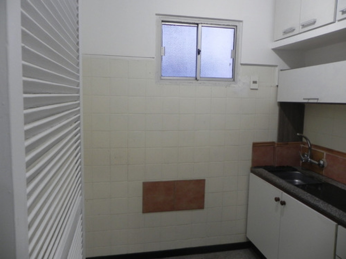 Apartamento ID.9523 - Alquiler Apartamento En Pocitos De 2 Dormitorios