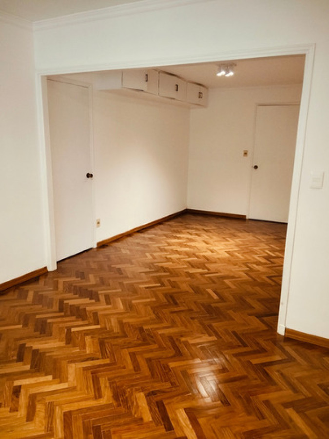 Apartamento ID.11428 - Dueño Venta O Alquiler. 3 Dormitorios Y Servicio. Garage Cómodo. Todo Al Frente. 50 Metros Rambla