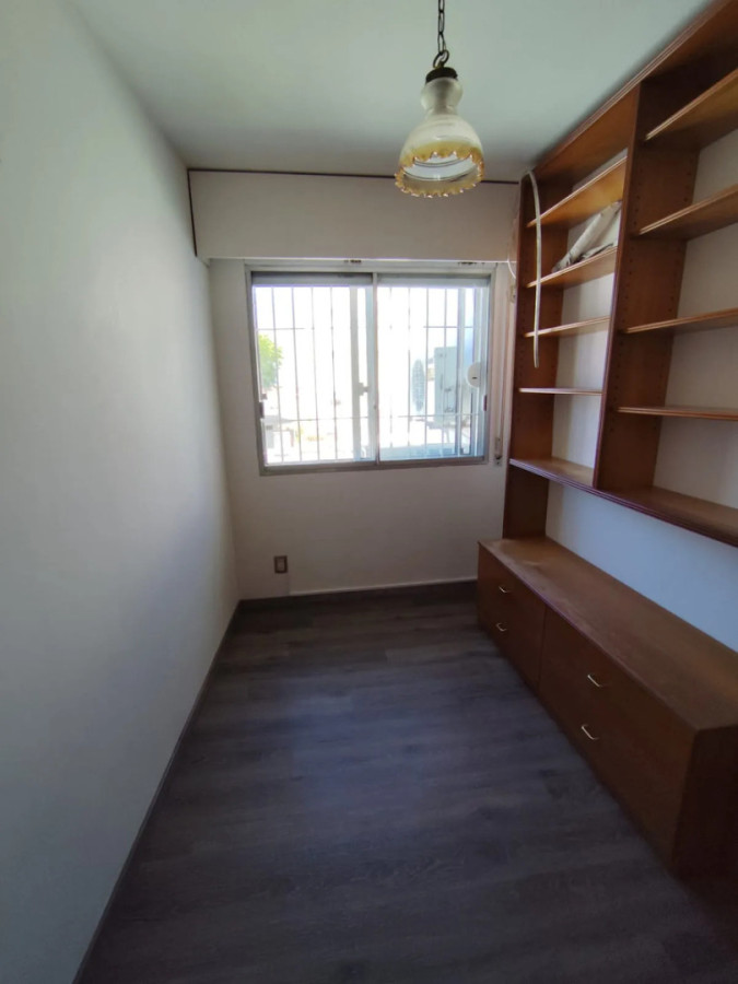 Apartamento ID.12573 - Alquiler Apartamento De 2 Dormitorios Al Frente En Unión
