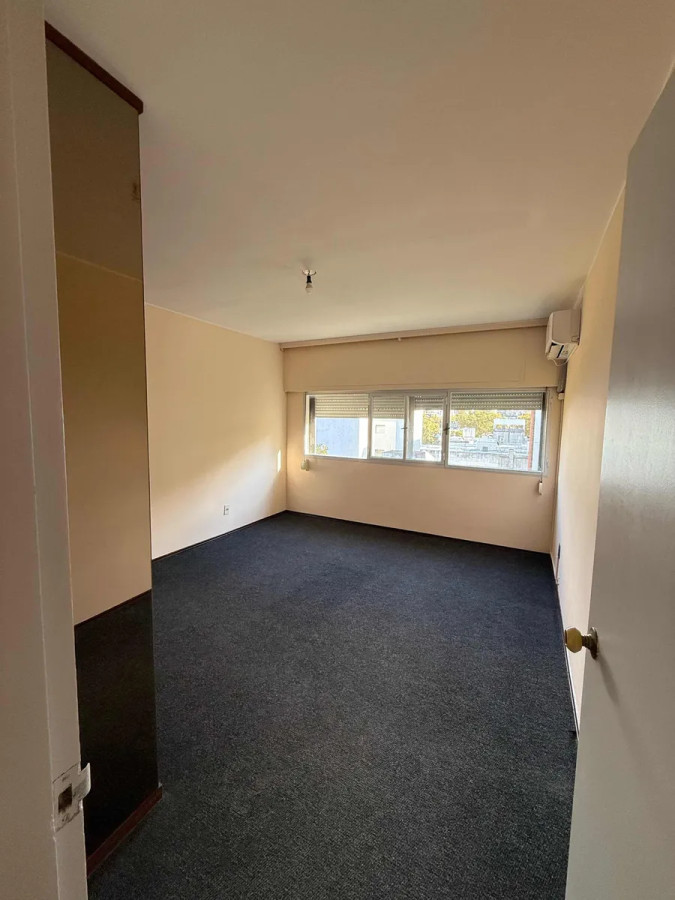 Apartamento ID.9600 - Hermoso Apartamento De 2 Dorm En Centro