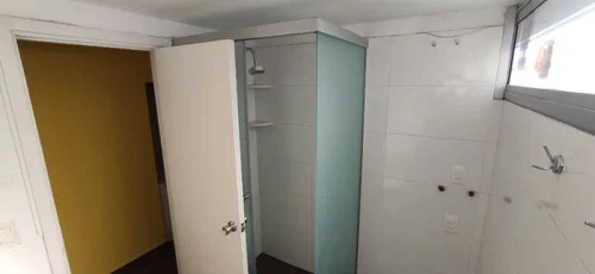 Apartamento ID.9749 - Hermoso Apartamento En Pocitos De Un Dormitorio Y Gran Terraza Con Parrillero