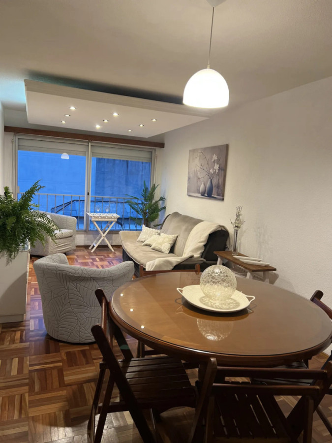 Apartamento ID.12938 - Alquiler Apartamento Semi Amoblado 3 Dormitorios 2 Baños Amplio Y Luminoso En Centro