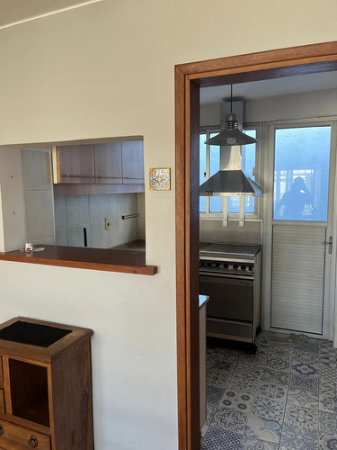 Apartamento ID.11932 - Alquiler Apartamento 2 Dormitorios Con Cochera En Pocitos 