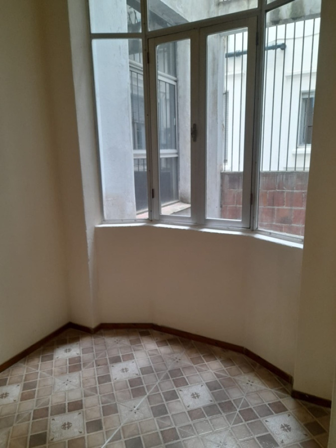 Apartamento ID.8440 - Alquiler Apartamento 5 Dormitorios En Centro