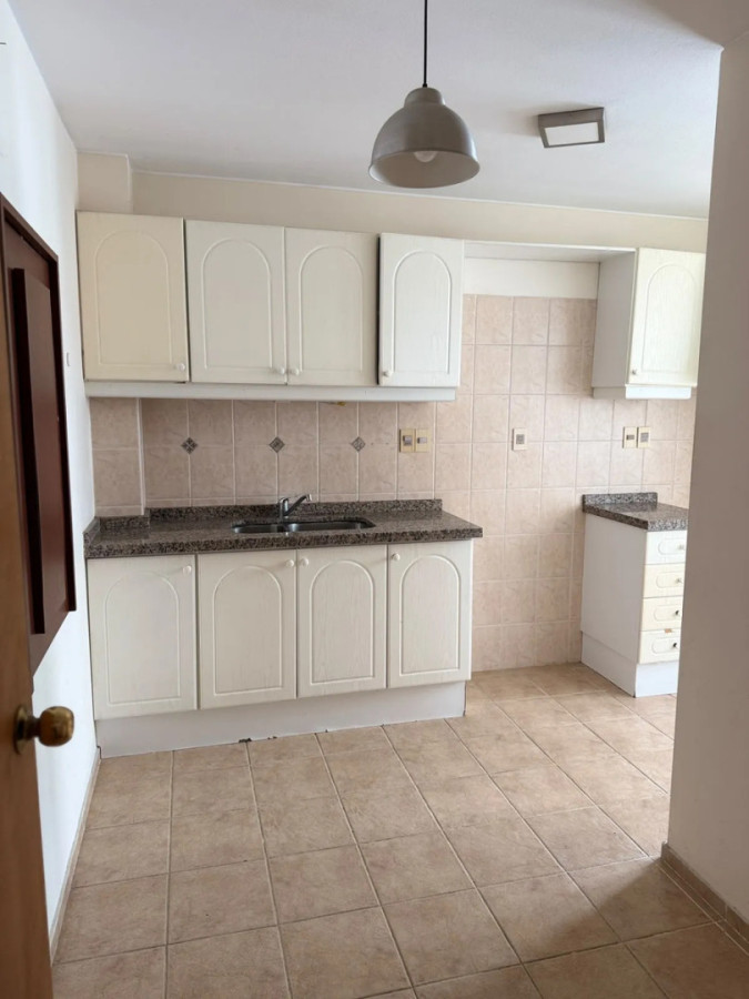 Apartamento ID.13112 - Alquiler Apartamento Al Frente 2 Dormitorios 2 Baños Garaje En Puerto Buceo