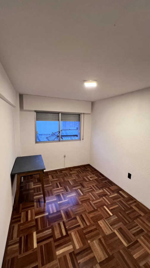 Apartamento ID.12938 - Alquiler Apartamento Semi Amoblado 3 Dormitorios 2 Baños Amplio Y Luminoso En Centro