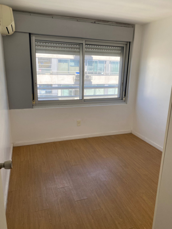 Apartamento ID.11613 - Alquiler Apartamento 2 Dorm 2 Baños Cochera Terraza Lavadero En Malvin