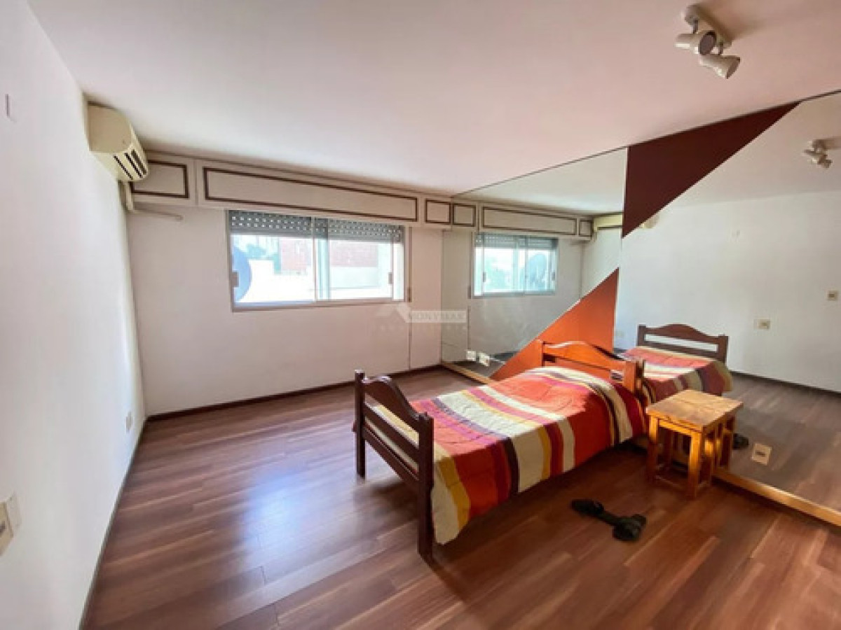 Apartamento ID.11466 - Venta Con Renta Excelente Apartamento 5 Dormitorios 4 Baños Garaje En Punta Carretas