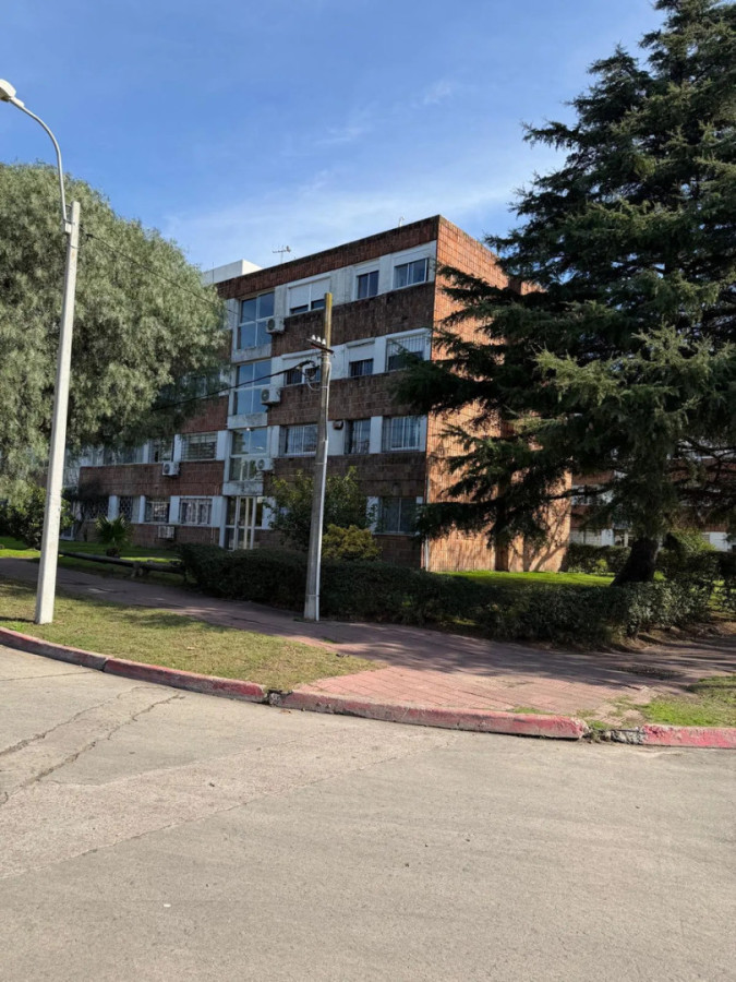 Apartamento ID.12939 - Alquiler Apartamento 3 Dormitorios Amplio Y Cómodo Excelente Zona Impecable Estado En Punta Gorda
