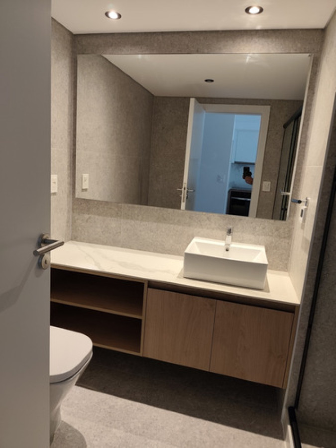 Apartamento ID.10361 - Apartamento Semiamueblado De 1 Dormitorio Con Balcón y Garaje 