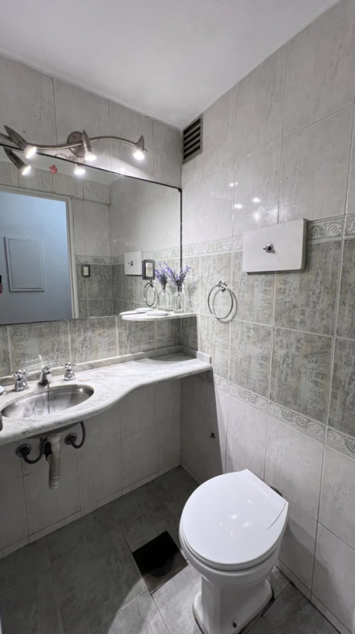 Apartamento ID.12938 - Alquiler Apartamento Semi Amoblado 3 Dormitorios 2 Baños Amplio Y Luminoso En Centro