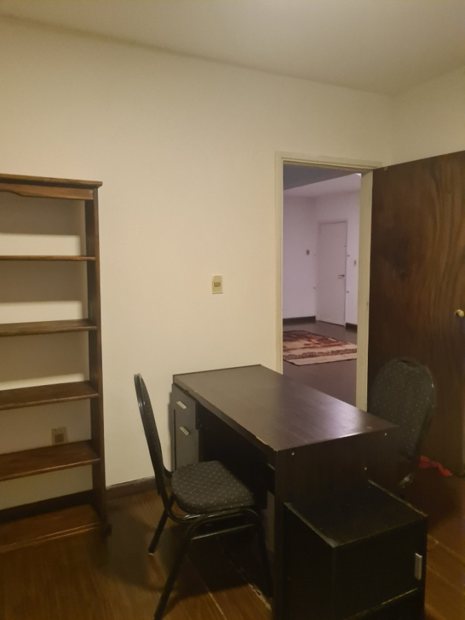 Apartamento ID.8508 - Alquiler Apartamento 2 Dormitorios Semiamoblado Terraza En Centro 