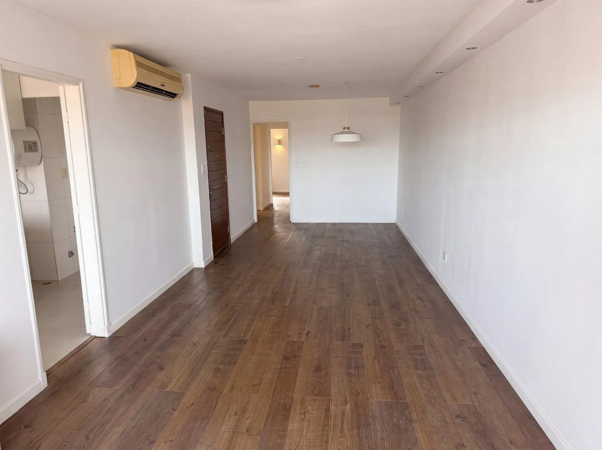 Apartamento ID.12661 - Alquiler Penthouse Puerto Buceo Terraza Parrillero Piscina