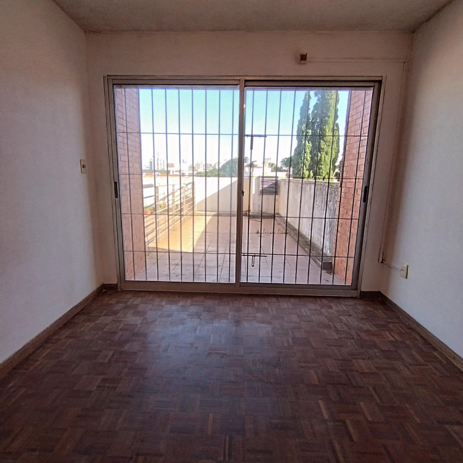 Apartamento ID.4014 - Alquiler Monoambiente Con Patio En Pocitos Nuevo Luminoso