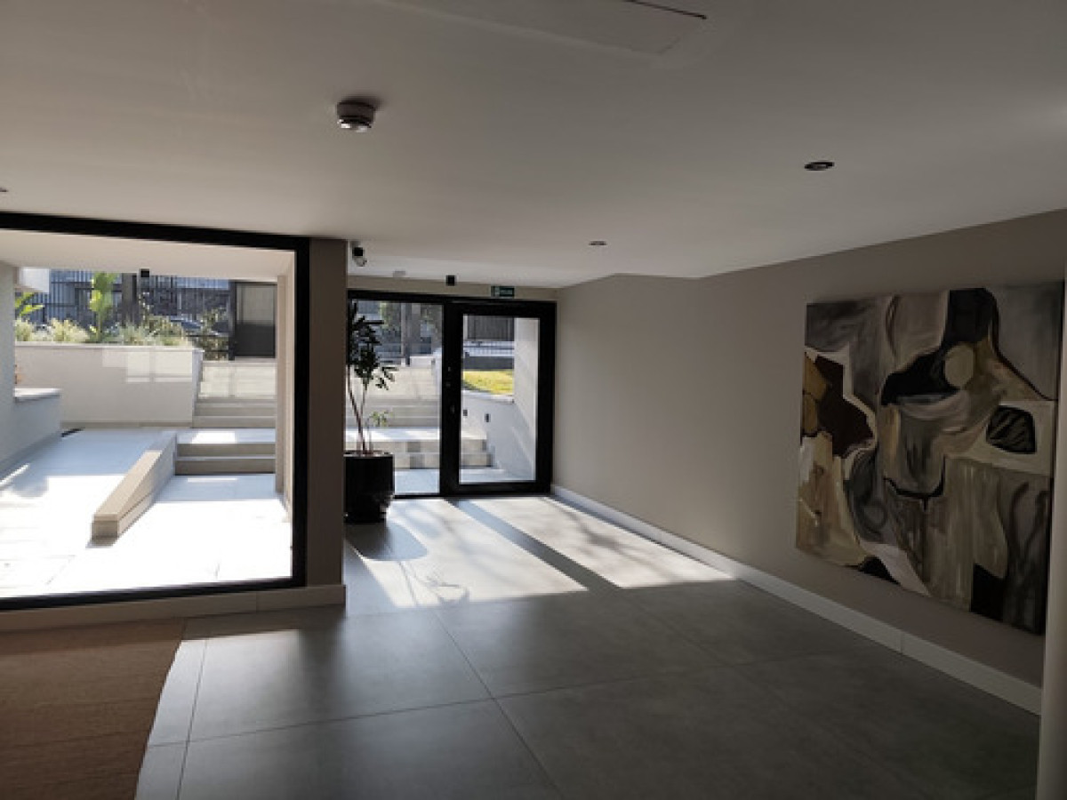 Apartamento ID.10361 - Apartamento Semiamueblado De 1 Dormitorio Con Balcón y Garaje 